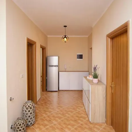 Nomelia Apartament *