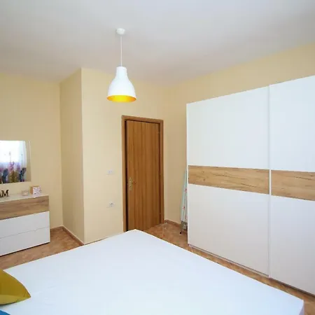 Nomelia Apartament *